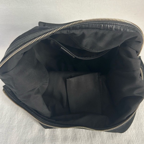 Gucci Shoulder Bag - Picture 6 of 9